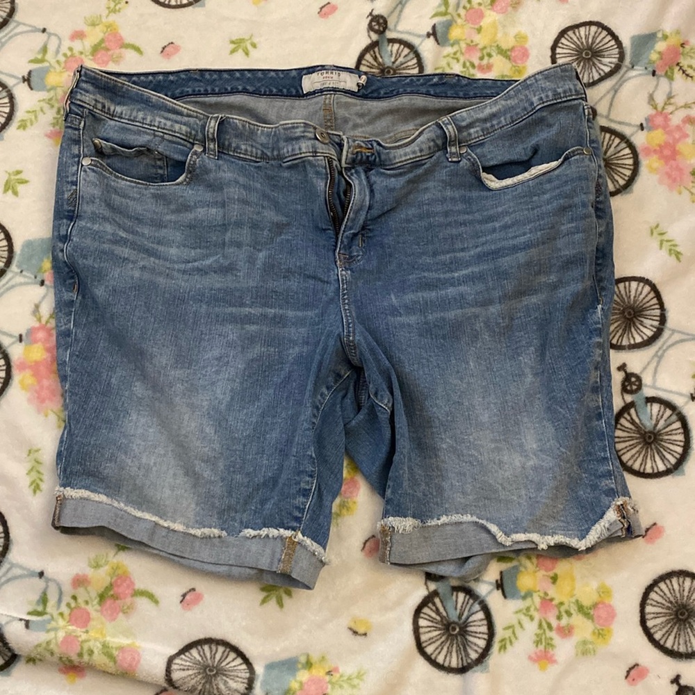 Torrid , light colored jean shorts, size 26, gently worn